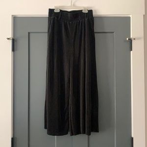 Black flowy trousers!